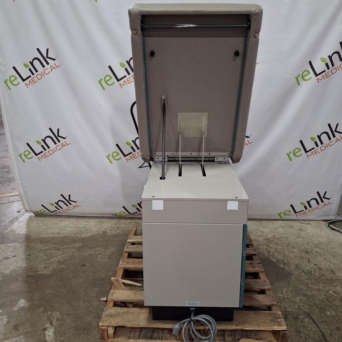 Midmark Ritter Model 104 Exam Table
