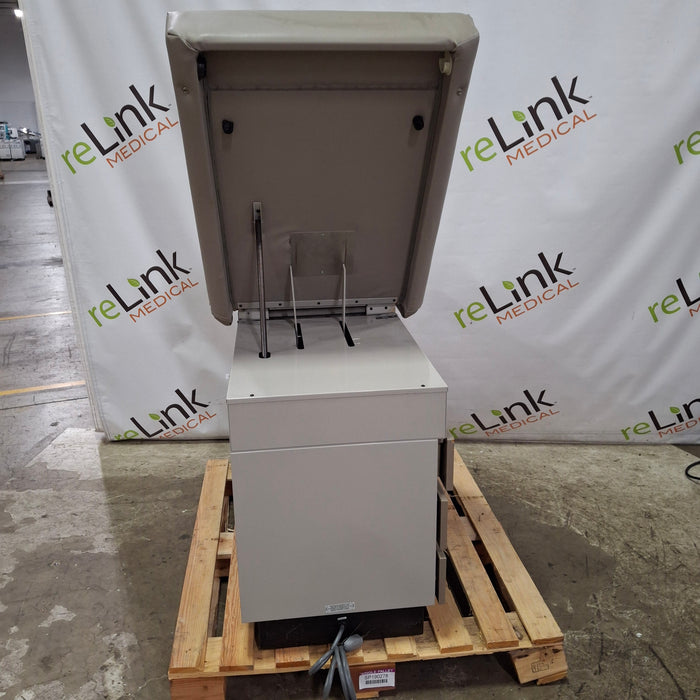 Midmark Ritter 100 Exam Table