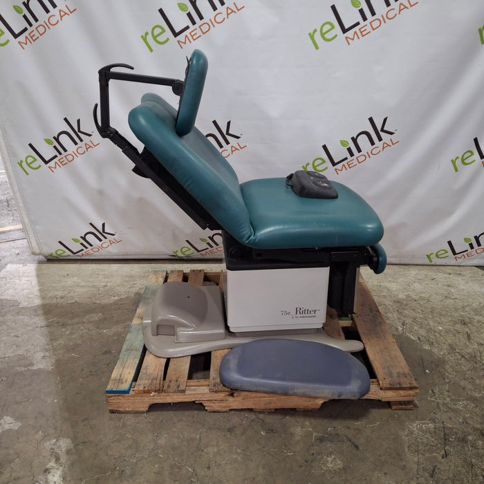Midmark 230 Power Procedure Chair