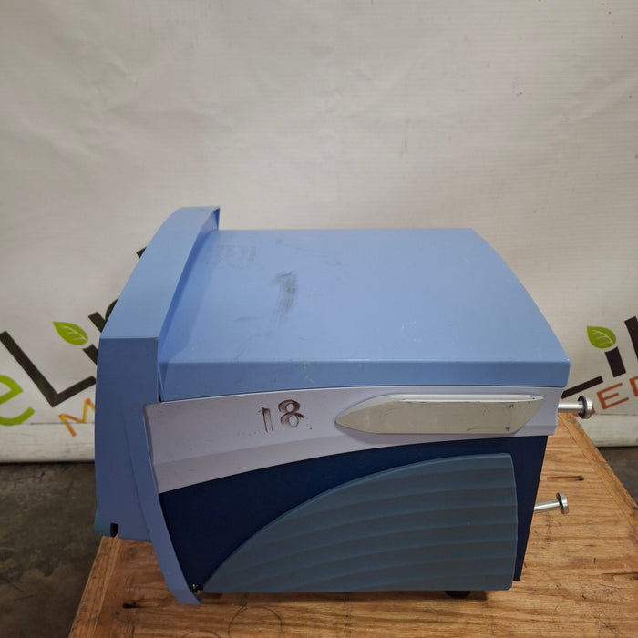 Viasys Healthcare Vela Ventilator