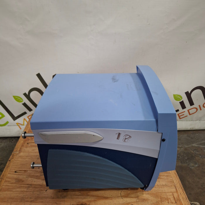 Viasys Healthcare Vela Ventilator