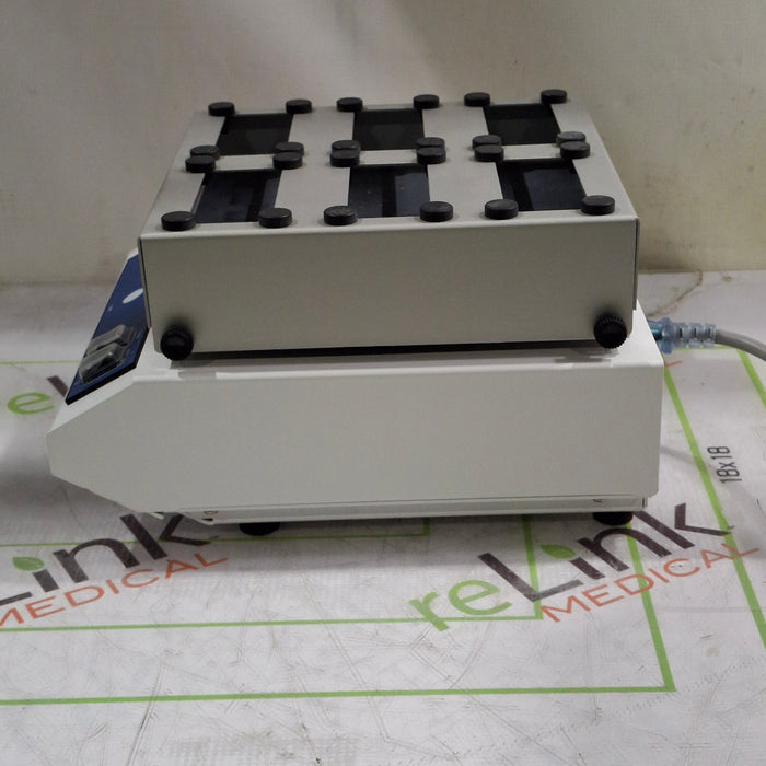 Roche Diagnostics Heidolph VibraMax 100 Vibrating Platform Shaker