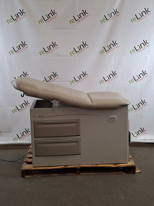 Brewer 5000 Access Exam Table