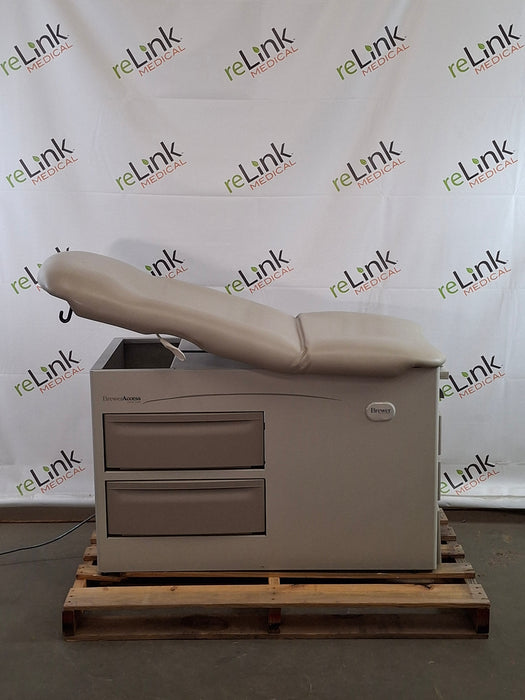 Brewer 5000 Access Exam Table