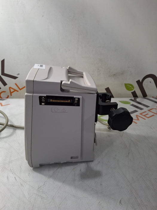 CareFusion Alaris 8015 Large Screen POC Infusion Pump