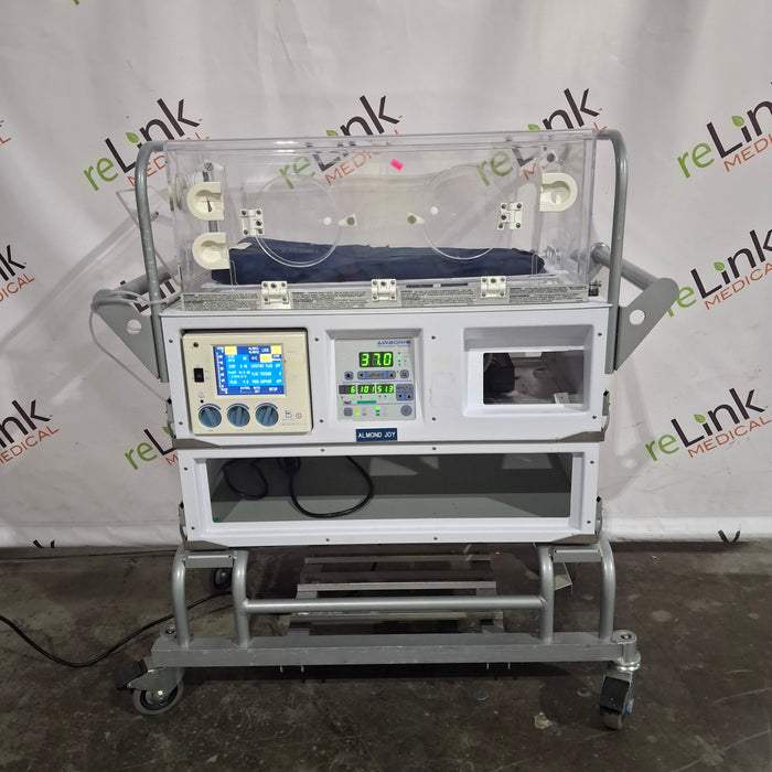 Airborne PulseOx Voyager Transport Incubator