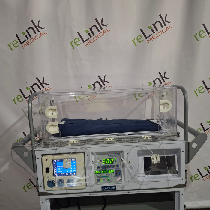 Airborne PulseOx Voyager Transport Incubator