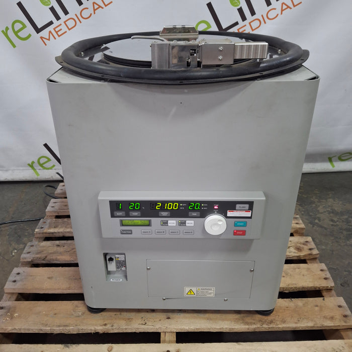 TOMY SEIKO CO. AX-320SAU Refrigerated Centrifuge
