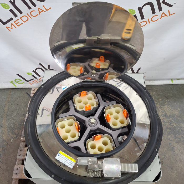 TOMY SEIKO CO. AX-320SAU Refrigerated Centrifuge