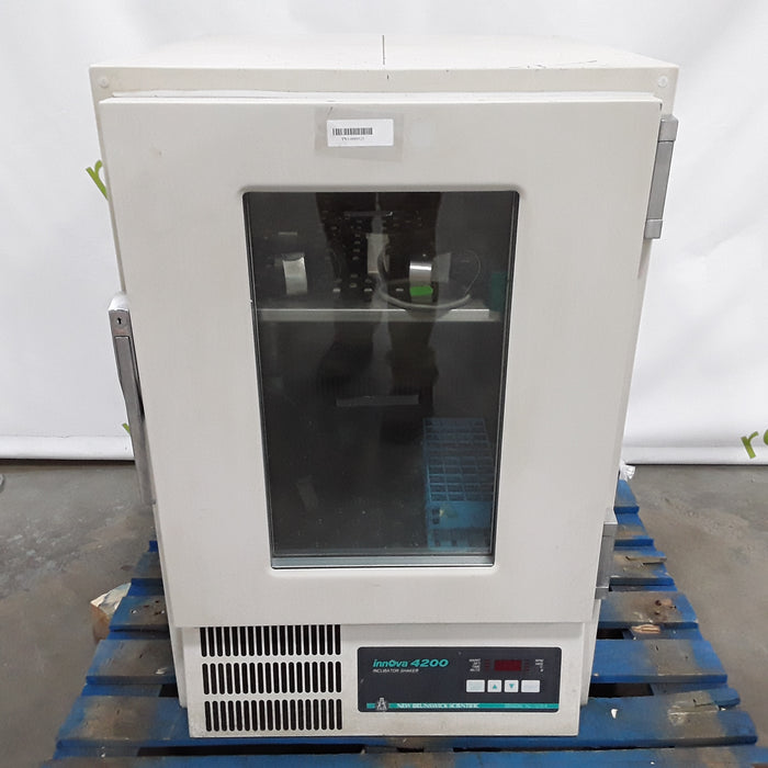 New Brunswick Scientific New Brunswick Scientific Innova 4200 Refrigerated Incubator Shaker Research Lab reLink Medical