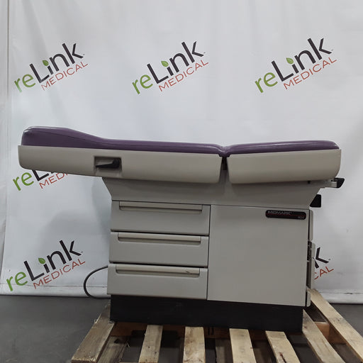 Midmark Midmark 404 Exam table Exam Chairs / Tables reLink Medical